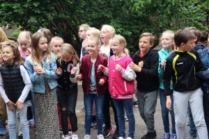 De kinderen moedigden hun juf of meester hard aan!